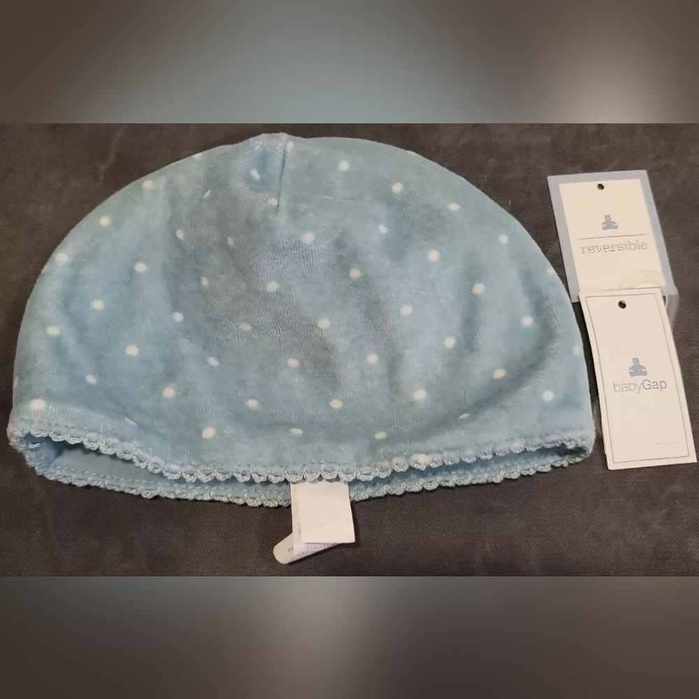 NWT Baby GAP Girl's Reversible Blue White Polka Dot Hat  Size 6-12 Months